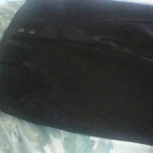 Black Capri